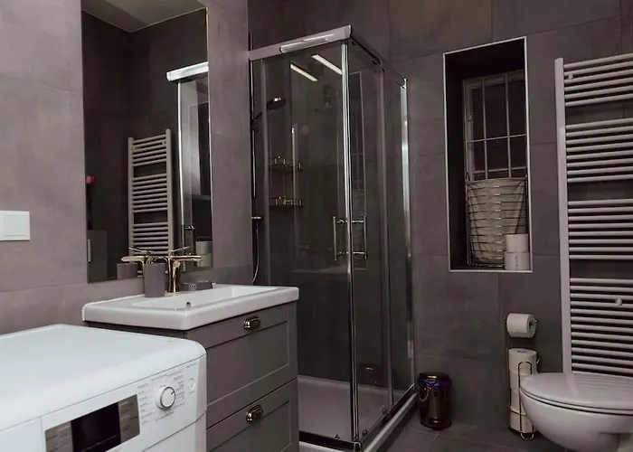 Modern Stylish Comfortable 2 Bedroom Apartment