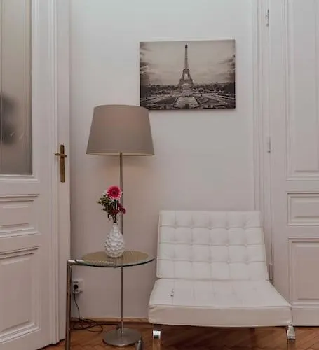 Modern Stylish Comfortable 2 Bedroom Apartment Vienna